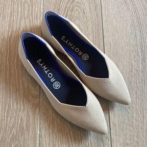 NEW Rothy’s point size 8.5 tan